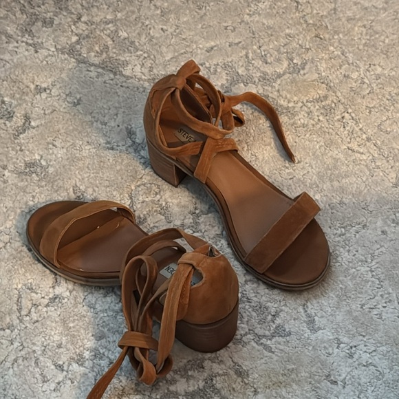 Steve Madden Rizzaa Cognac Suede Leather Heeled Sandals ankle straps Sz 6.5 - Picture 6 of 13